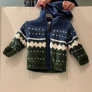 GAP hooded wool blend sweater/jacket. Size 3. Cotton lined. Heavy and cozy.